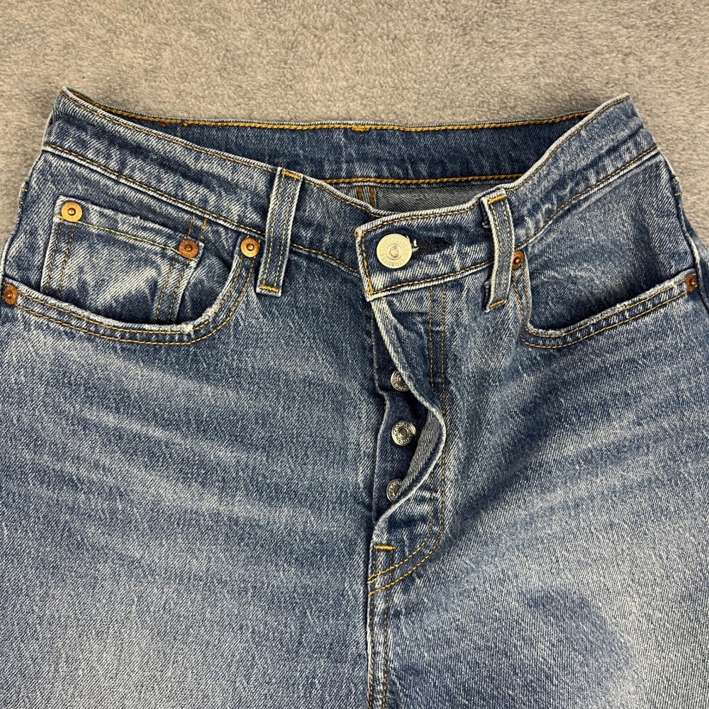 Levi Jeans Womens 25x30 Blue 501 Straight Leg Button Fly Denim Medium Wash - Picture 4 of 13